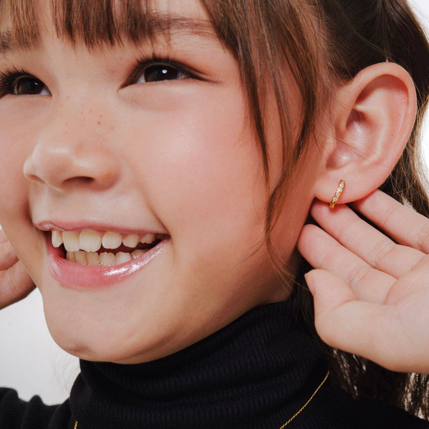 Children’s Jewelry Safety: What Parents Should Know Before Choosing Earrings