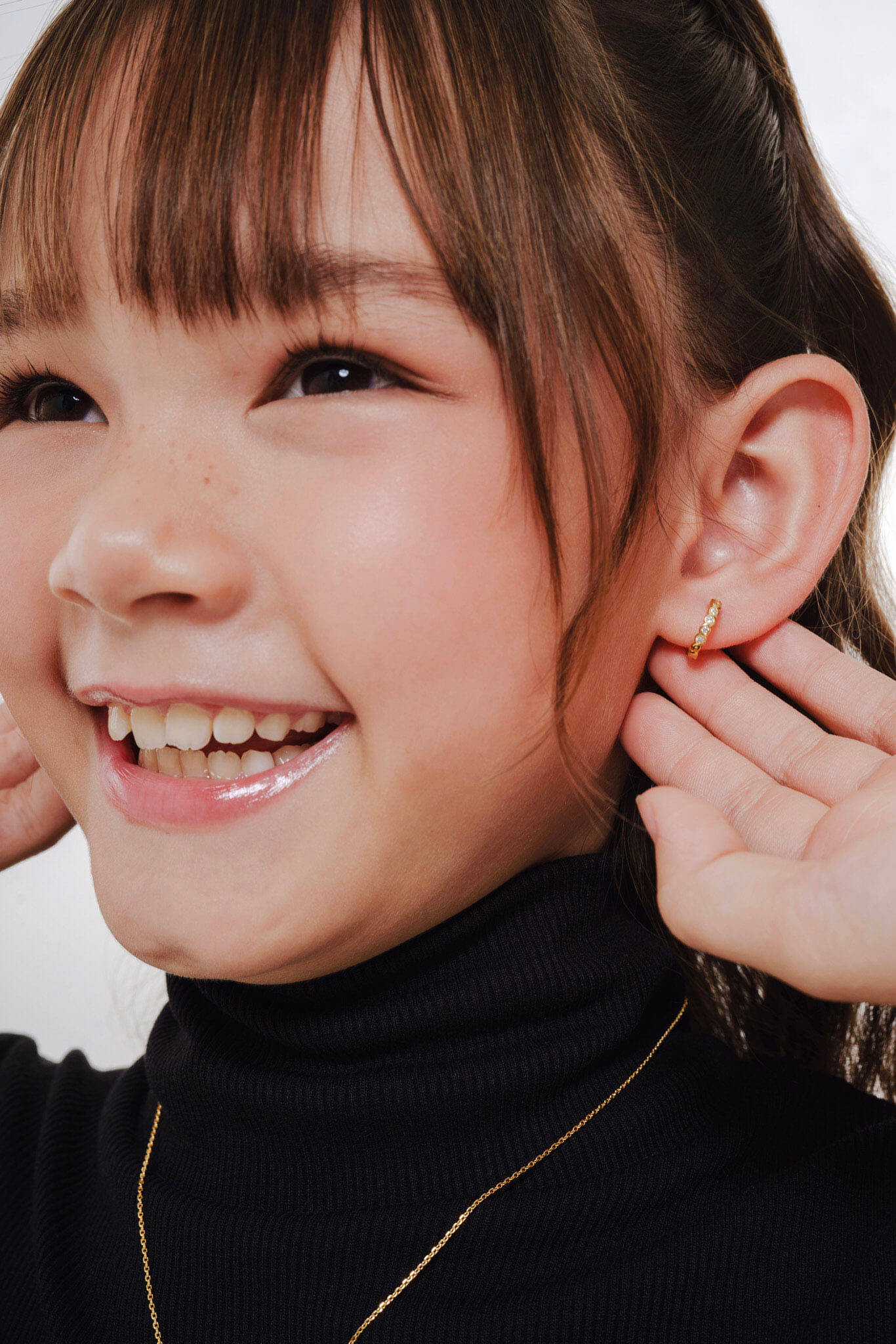Children’s Jewelry Safety: What Parents Should Know Before Choosing Earrings